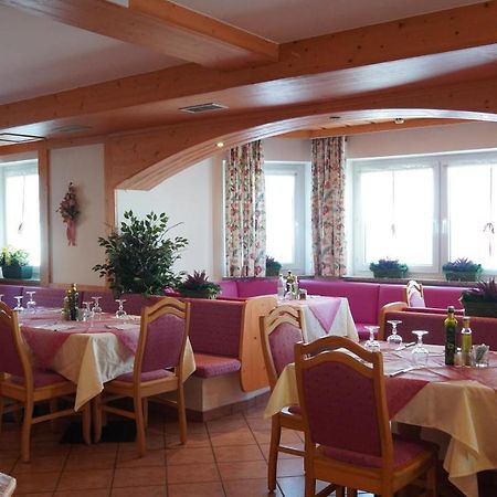 Hotel Alpenrose Passo Rolle Exteriör bild