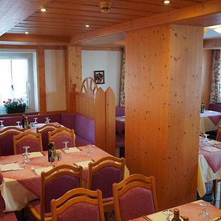 Hotel Alpenrose Passo Rolle Exteriör bild